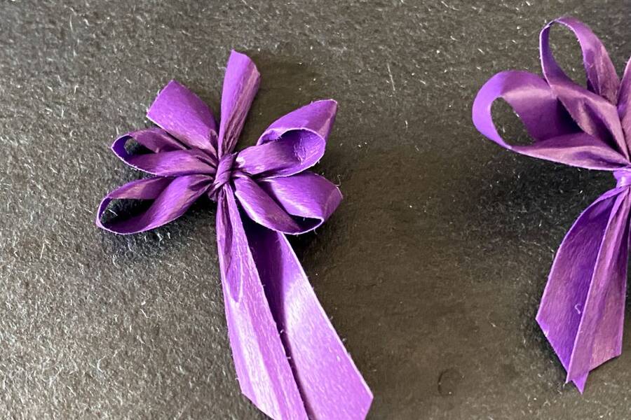 Wie man ein Geschenkband bindet?