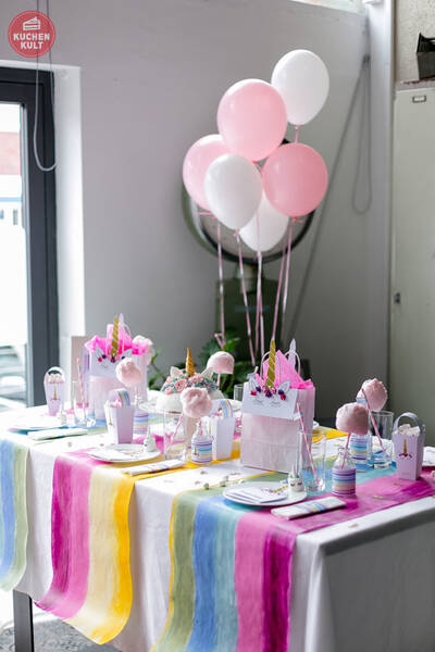 Eine Geburtstagsparty unter dem Motto Einhorn