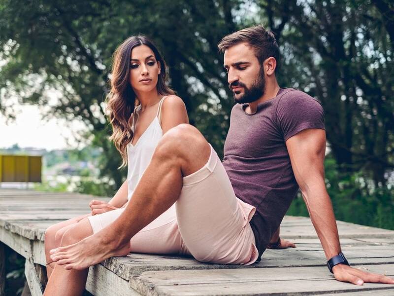 Männliche Eifersucht: Anzeichen und Ursachen