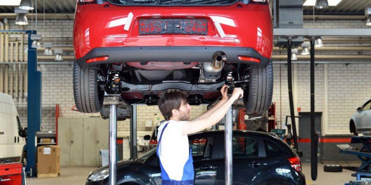 Alles über den Beruf des Mechanikers für die Freigabe von Fahrzeugen auf der Strecke