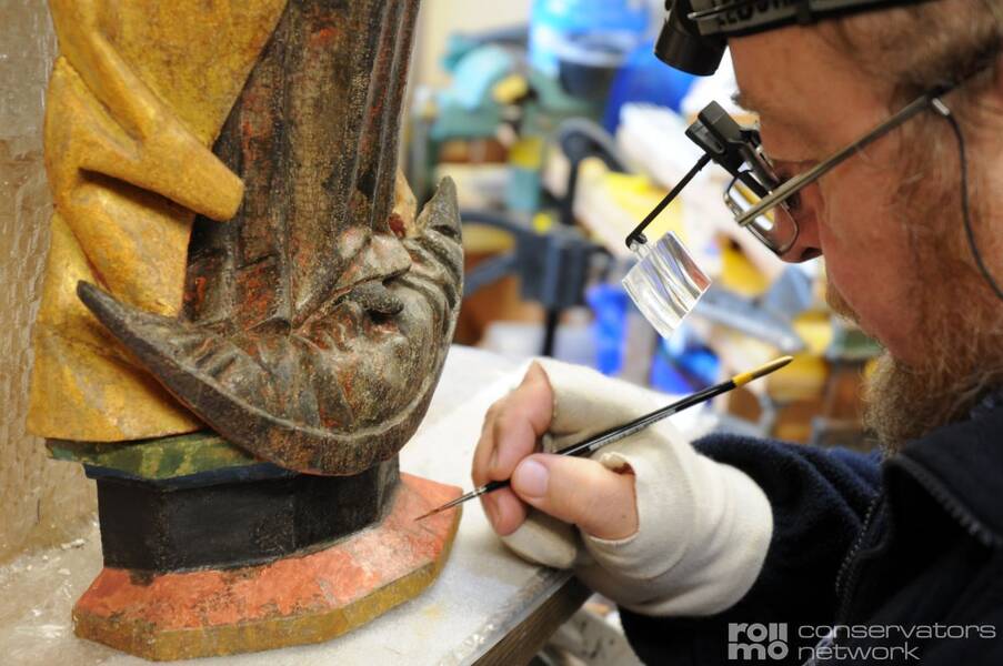 Wer ist ein Möbelrestaurator und wie wird man einer??