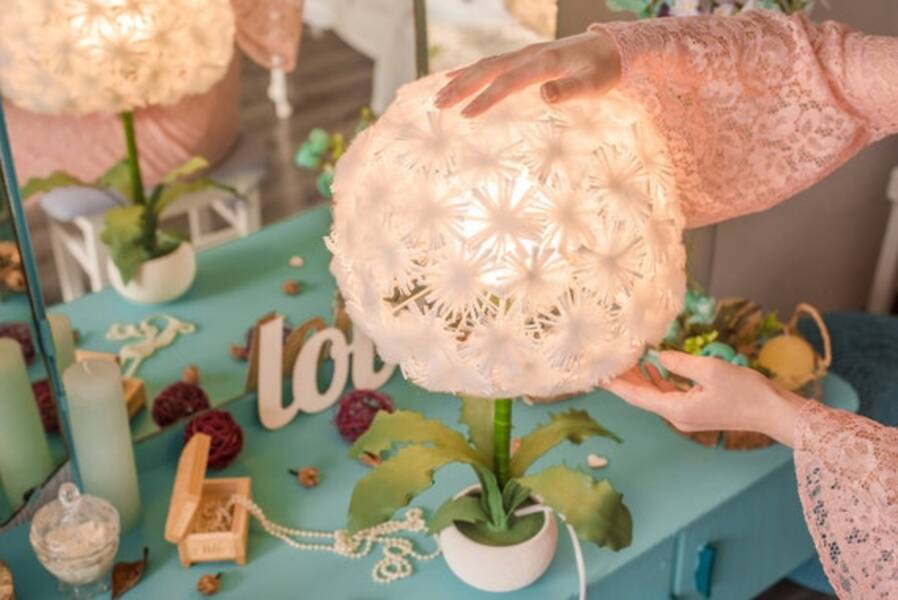 Wie man Blumen-Lichter aus Isolon mit ihren eigenen Händen zu machen?