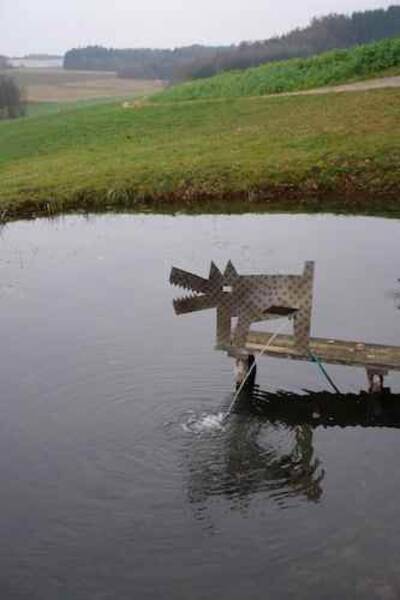 Wasser-Make-up mit dem Bild eines Hundes