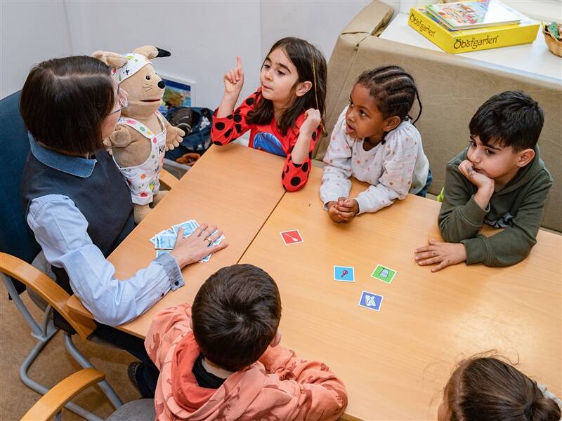 Kindermädchen: Beschreibung des Berufs, Aufgaben und Anforderungen