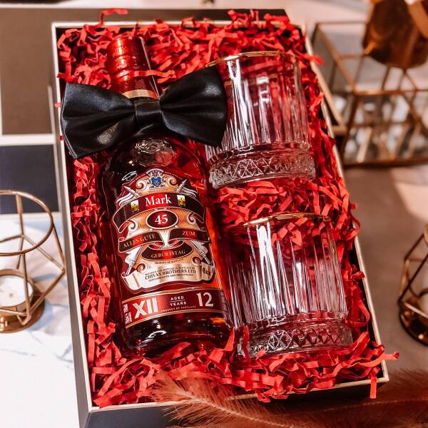 Was schenkt man zu 18 gemeinsamen Lebensjahren seit dem Hochzeitstag??