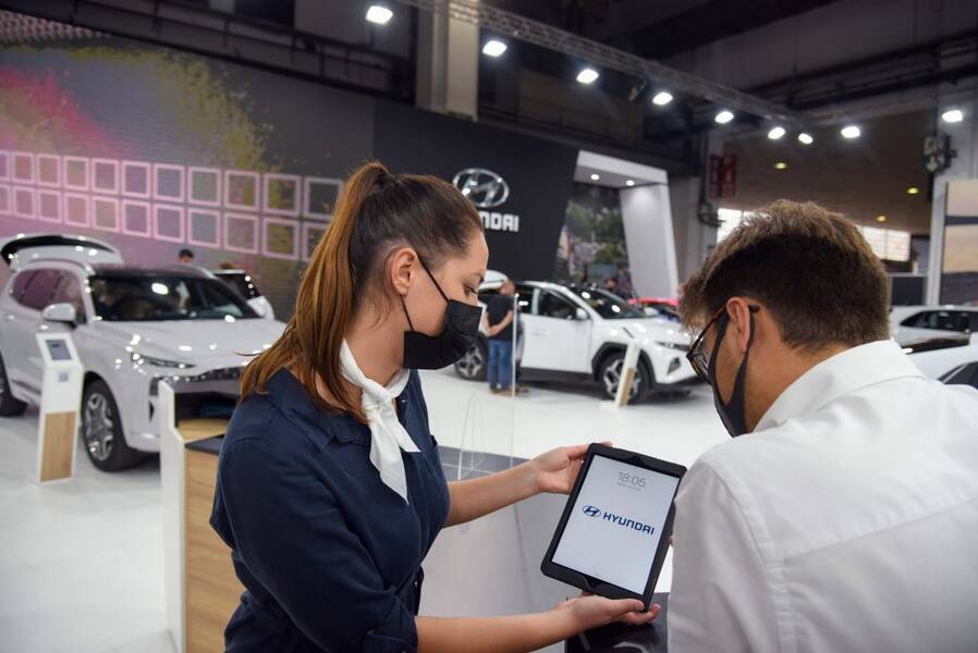 Hostess im Club: Was ist das für ein Beruf und was sind die Aufgaben??